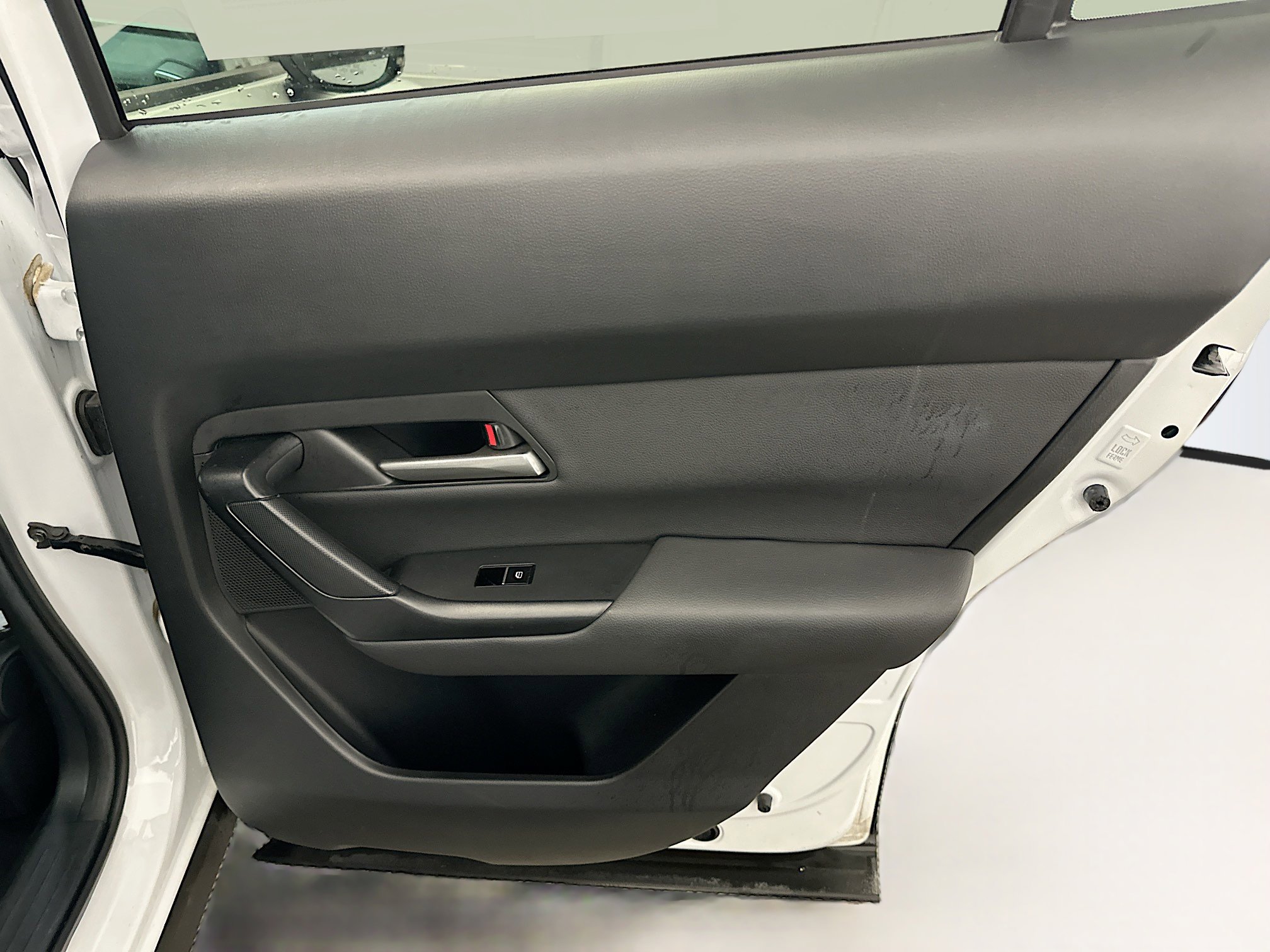 Used 2025 MAZDA CX-50 AWD 2.5 S w/ Premium Package image 33