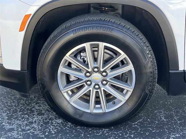 Used 2024 Chevrolet Traverse LT image 9