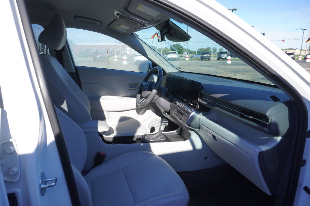 Used 2025 Hyundai Kona SEL AWD/4WD image 9