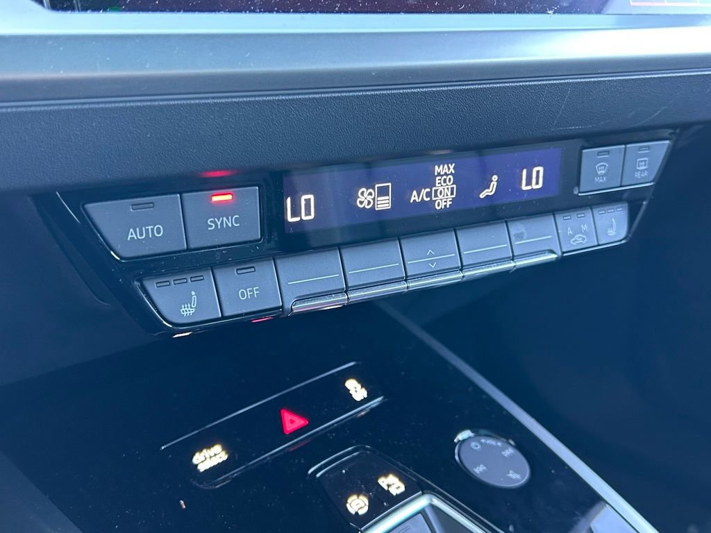 Used 2024 Audi Q4 e-tron Premium w/ Convenience Package image 21