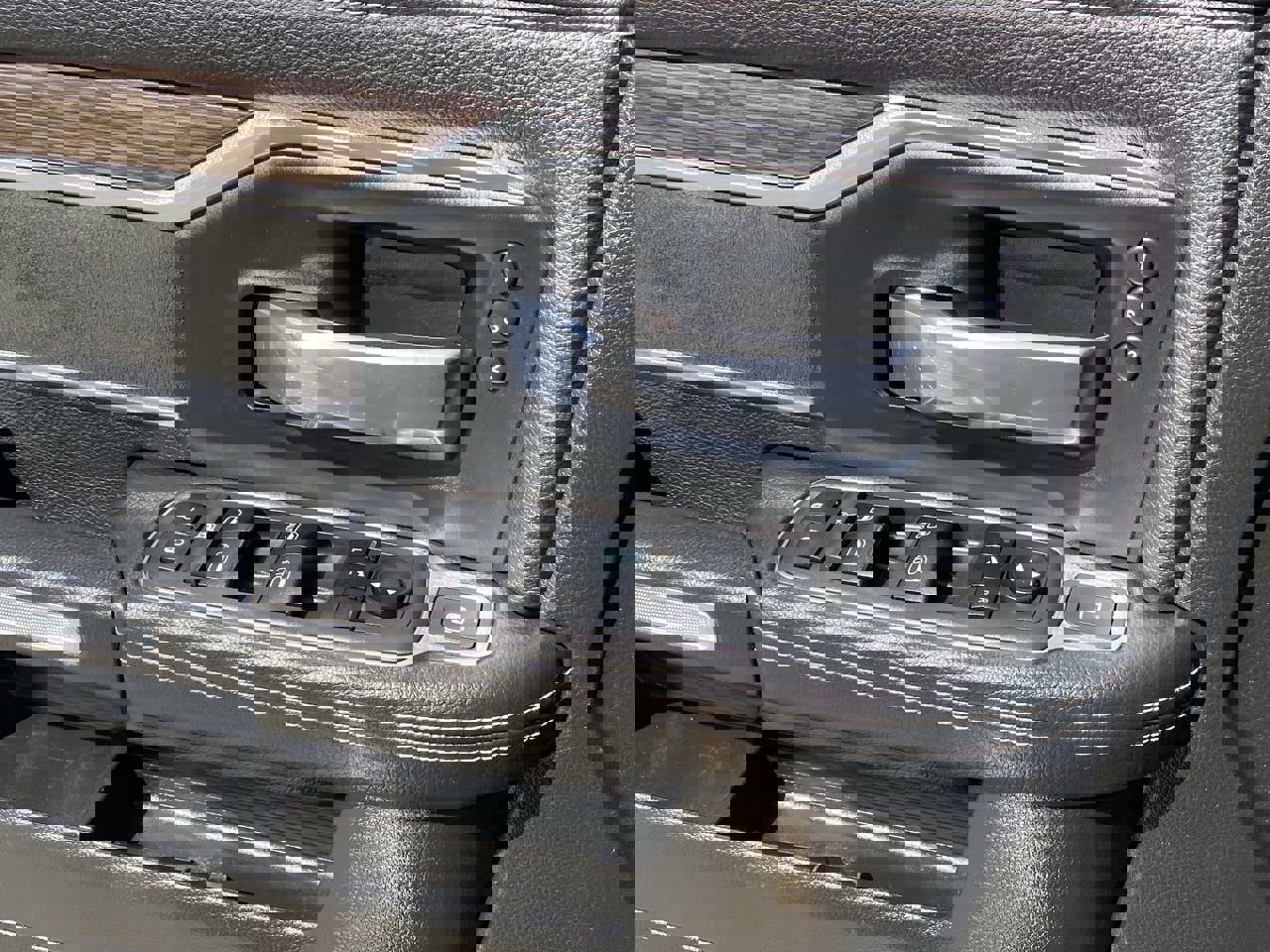 Used 2019 RAM 2500 Laramie image 19