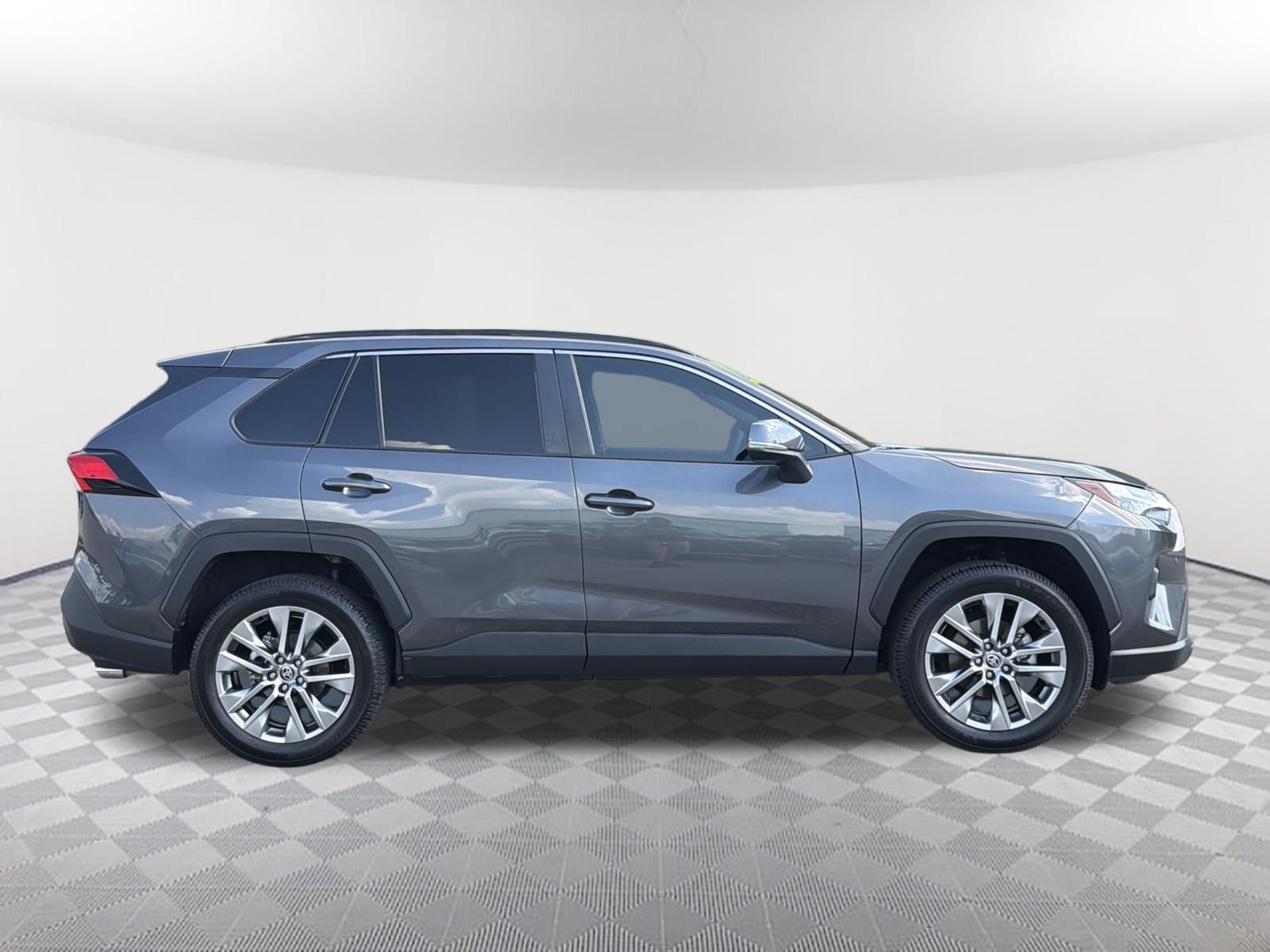 Certified 2022 Toyota RAV4 XLE Premium AWD/4WD image 17