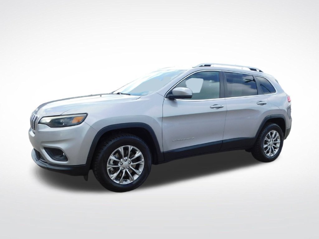 Used 2021 Jeep Cherokee Latitude Plus w/ Mopar Interior Package AWD/4WD image 7