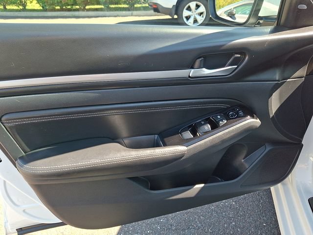 Used 2022 Nissan Altima 2.5 SL FWD image 12