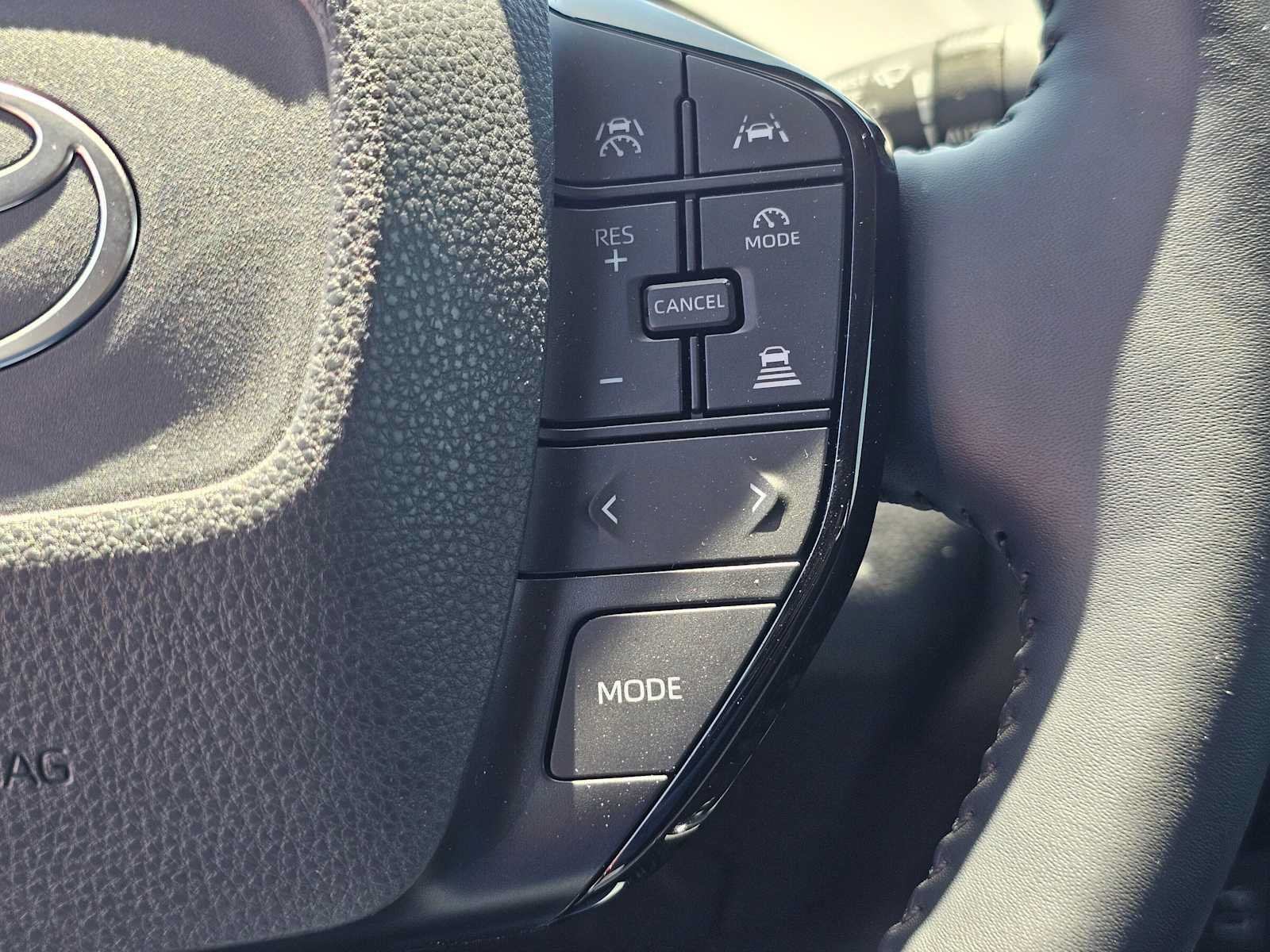 Certified 2026 Toyota Prius XLE FWD image 29