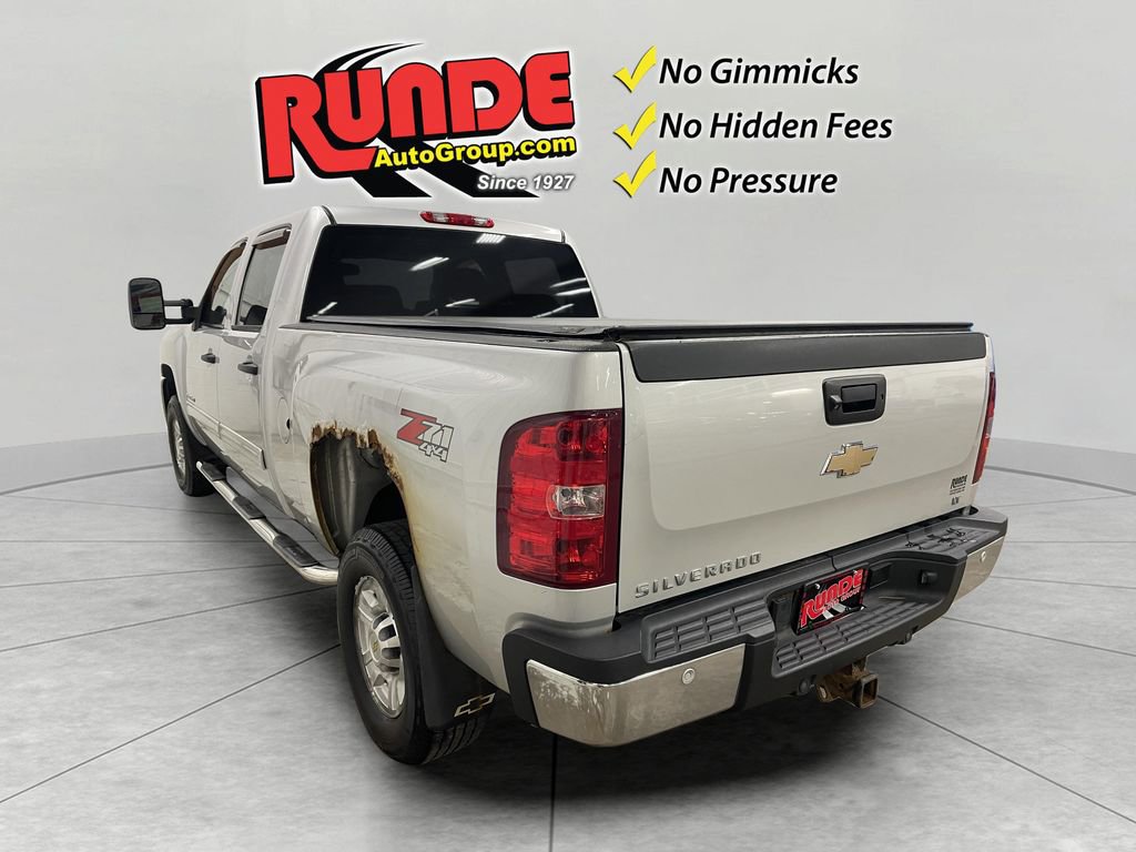 Used 2010 Chevrolet Silverado 2500 LT w/ Interior Plus Package AWD/4WD image 3