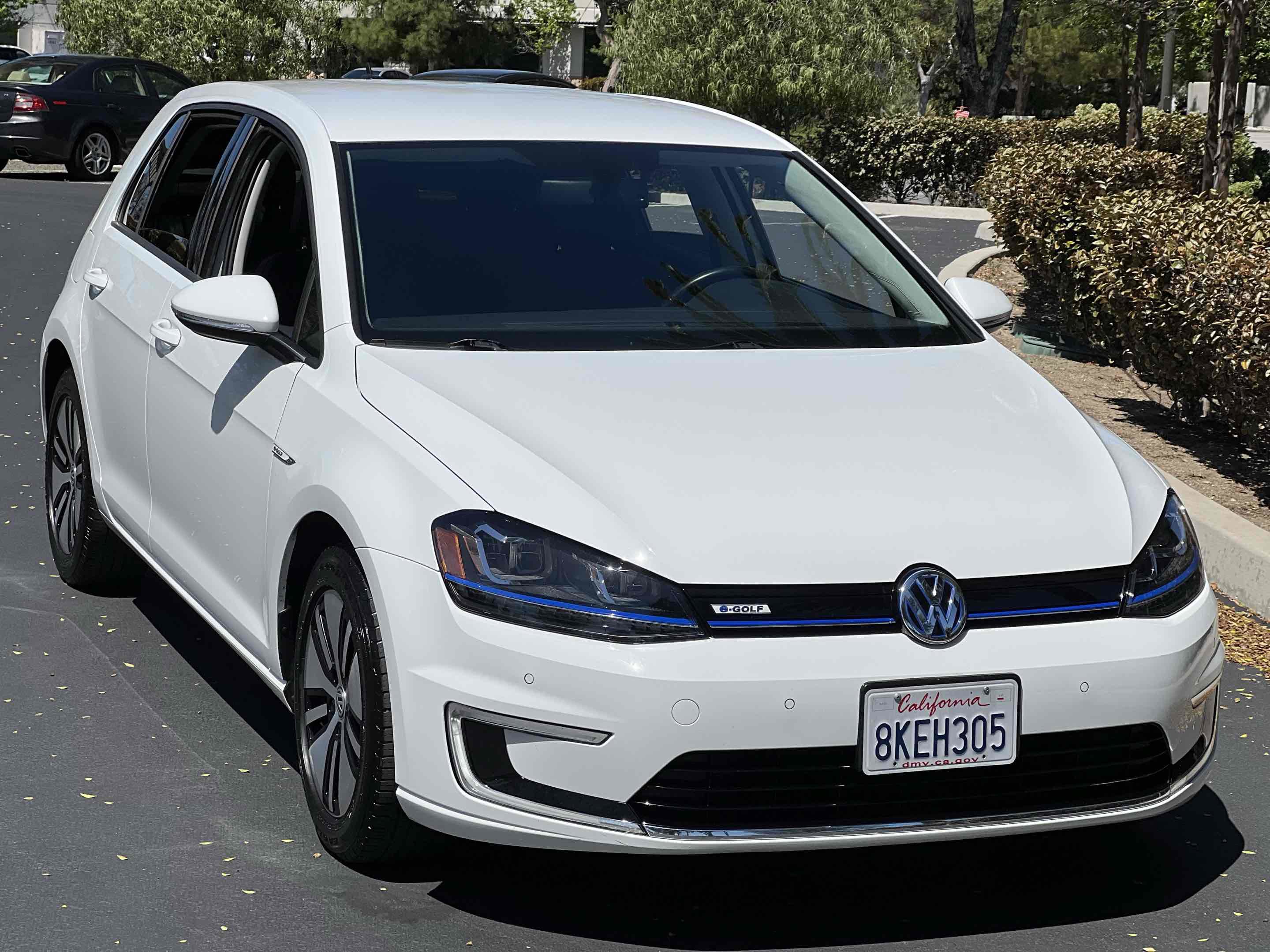 Used 2015 Volkswagen e-Golf SEL Premium FWD image 17