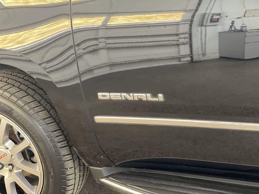 Used 2017 GMC Yukon Denali AWD/4WD image 10