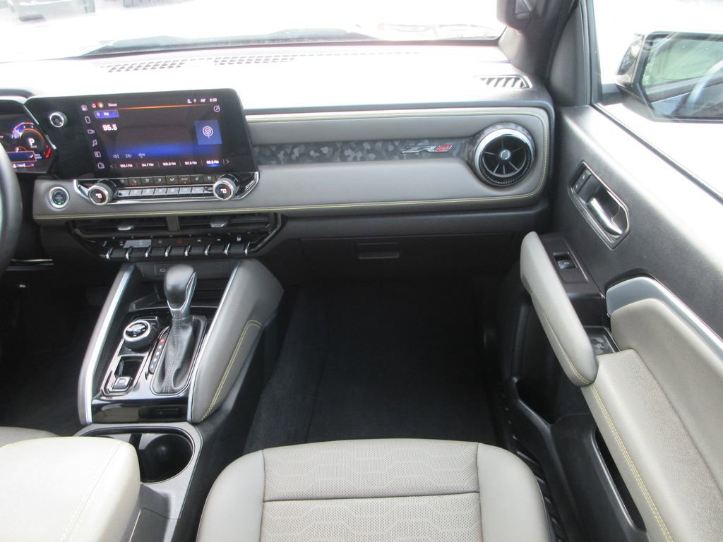 Used 2025 Chevrolet Colorado ZR2 w/ Technology Package image 20