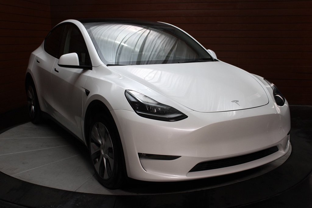 Used 2023 Tesla Model Y Long Range AWD/4WD image 13