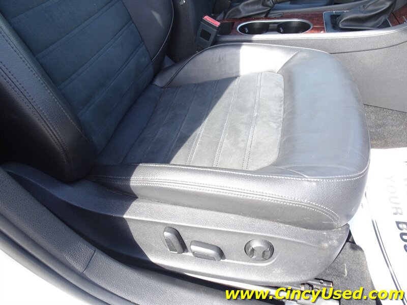 Used 2013 Volkswagen Passat 3.6 SEL Premium FWD image 28