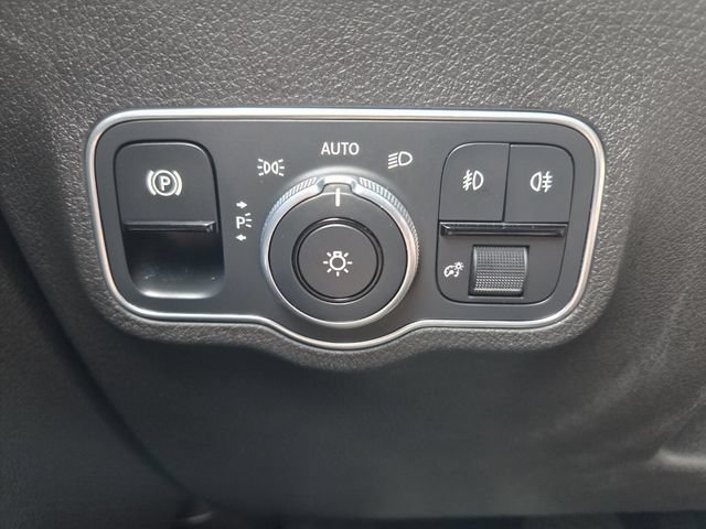 Used 2020 Mercedes-Benz GLB 250 4MATIC image 23