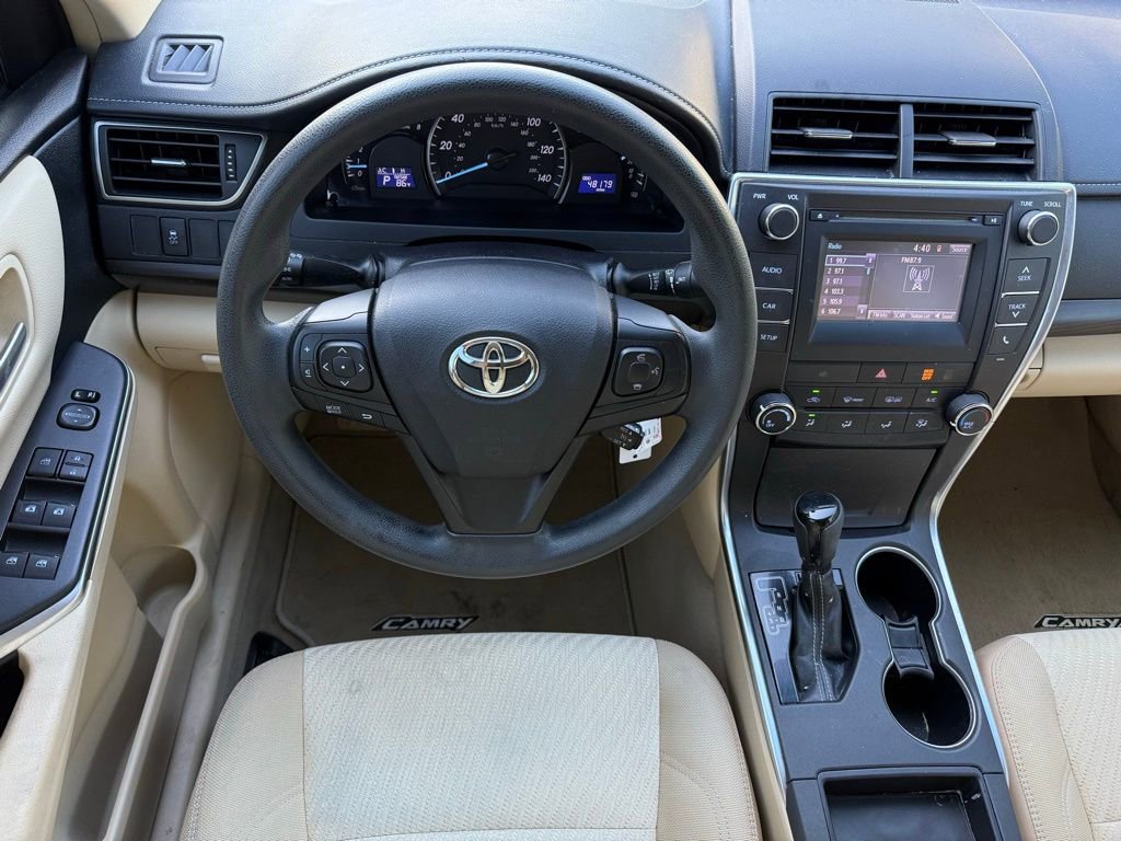 Used 2015 Toyota Camry LE image 10