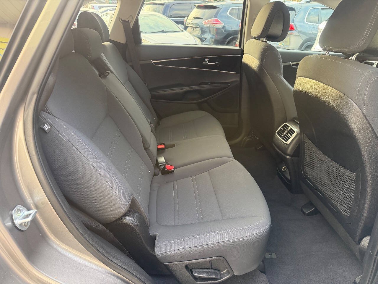 Used 2016 Kia Sorento L FWD image 15