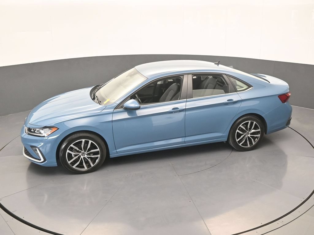 Used 2025 Volkswagen Jetta SE FWD image 49