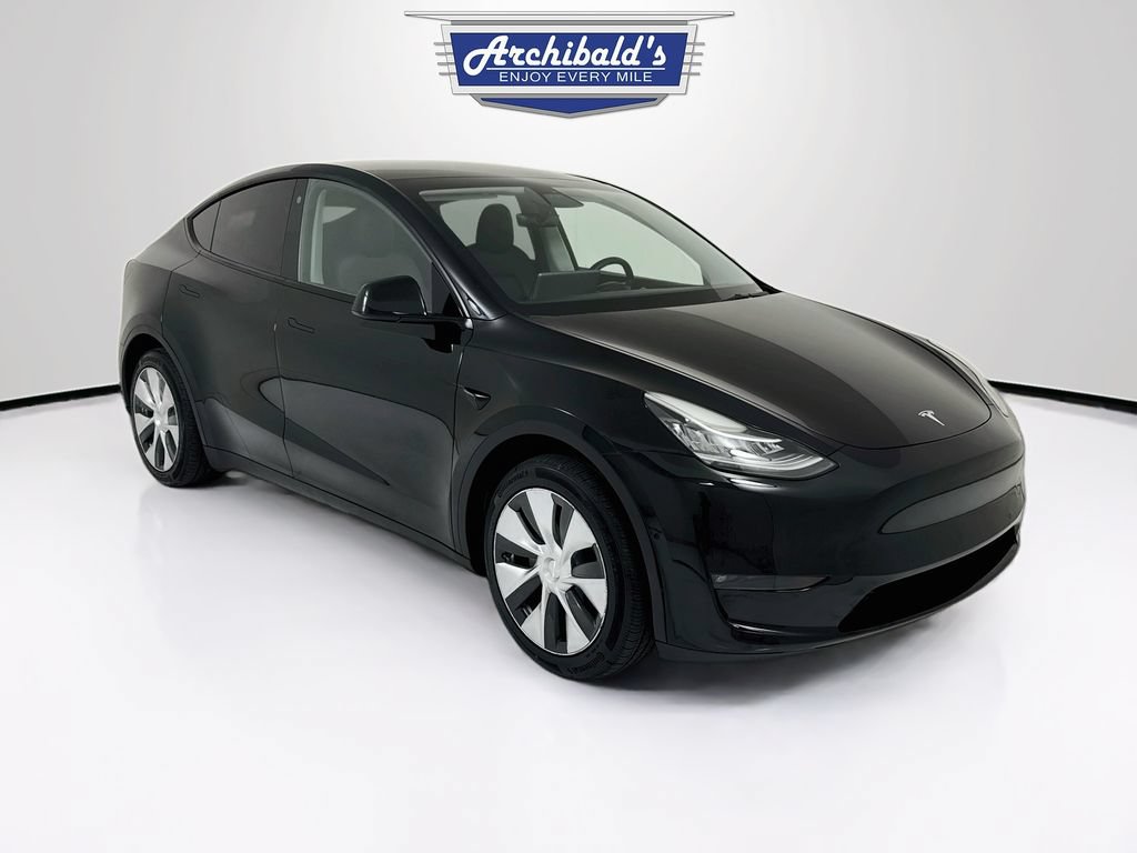 Used 2022 Tesla Model Y Long Range AWD/4WD image 1