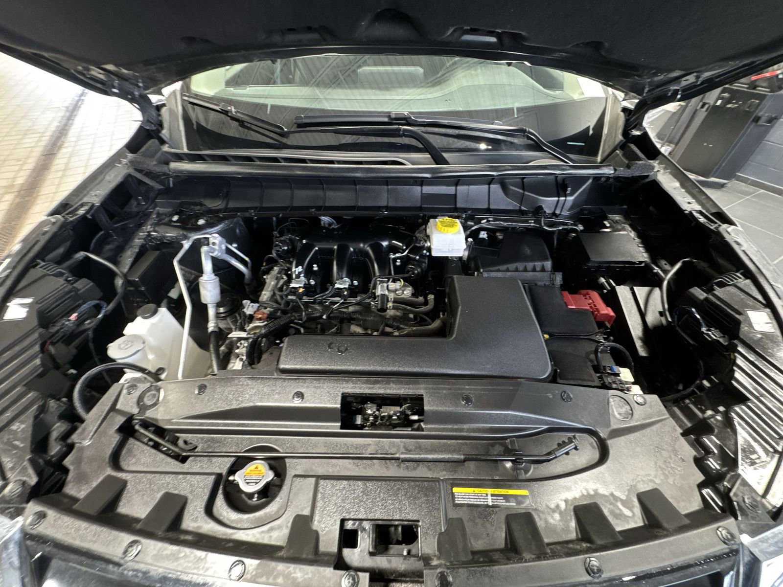 Certified 2025 Nissan Pathfinder SV image 34