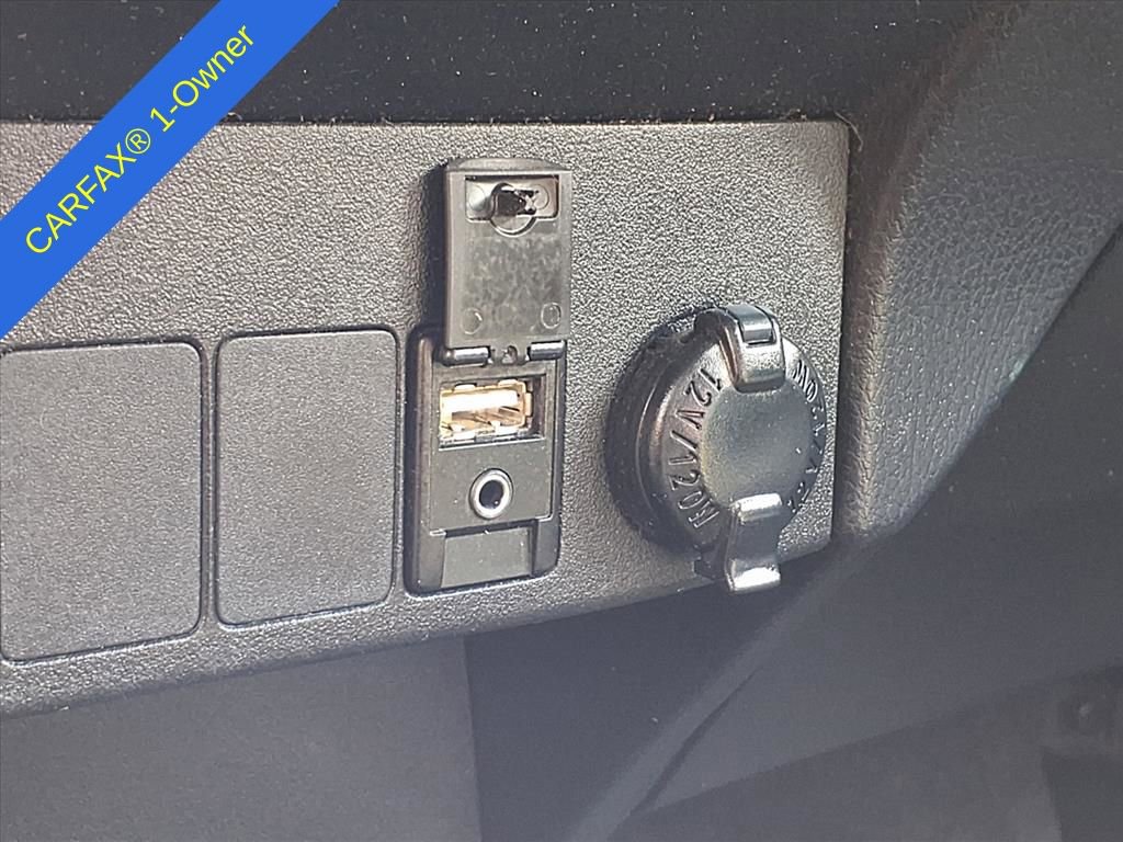 Used 2014 Toyota RAV4 Limited w/ Technology Package image 29