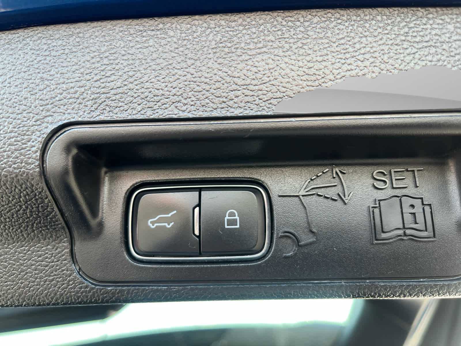 Used 2020 Ford Explorer Limited image 12