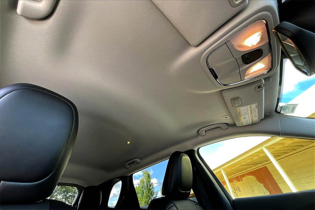 Used 2019 Jeep Cherokee Trailhawk image 15