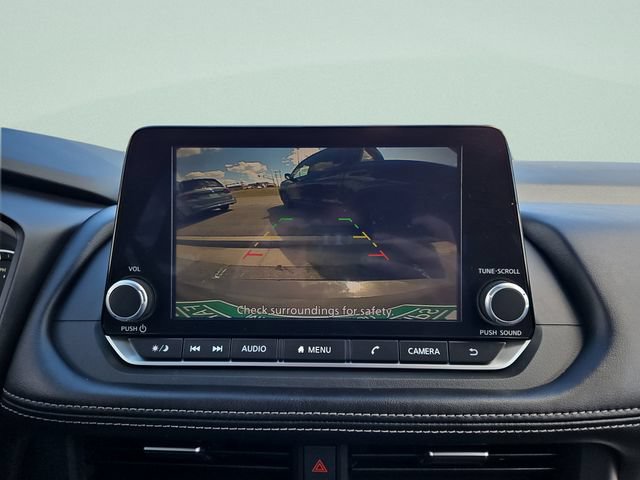 Used 2025 Nissan Rogue SV AWD/4WD image 19