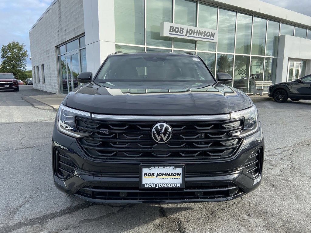 New 2025 Volkswagen Atlas Cross Sport SEL R-Line image 2