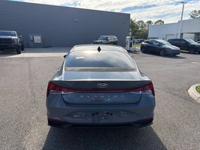 Used 2022 Hyundai Elantra SEL FWD image 7