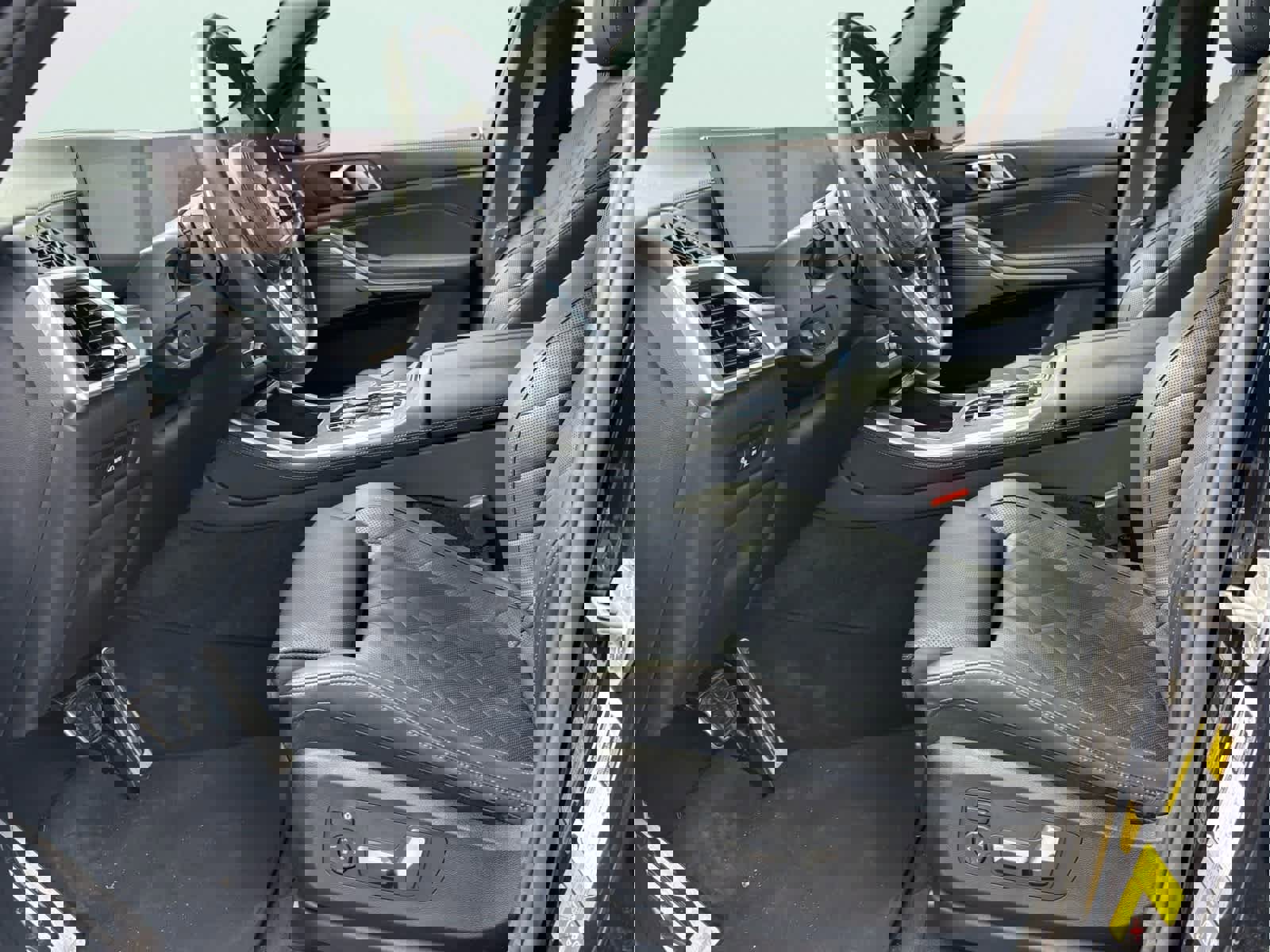 Certified 2024 BMW X5 xDrive50e w/ M Sport Package image 7