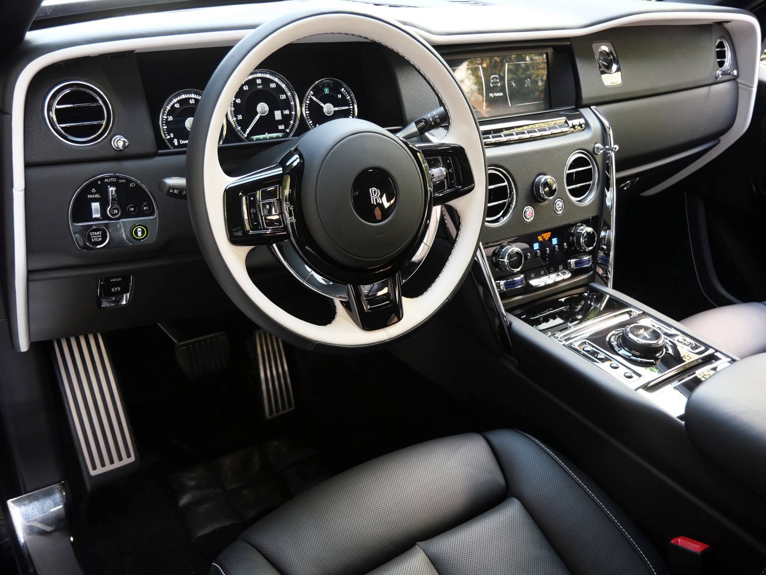Used 2023 Rolls-Royce Cullinan AWD/4WD image 24