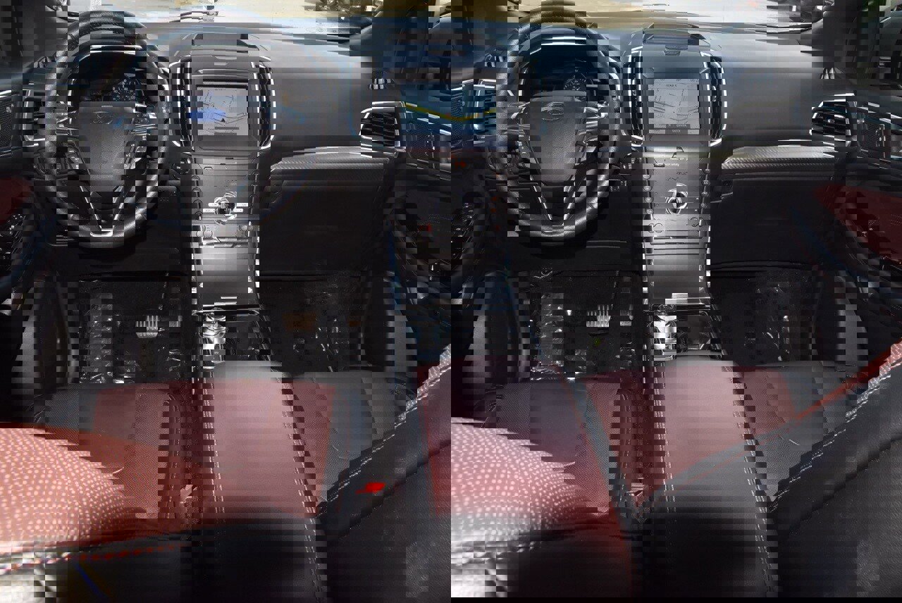 Used 2020 Ford Edge Titanium w/ Equipment Group 301A image 16