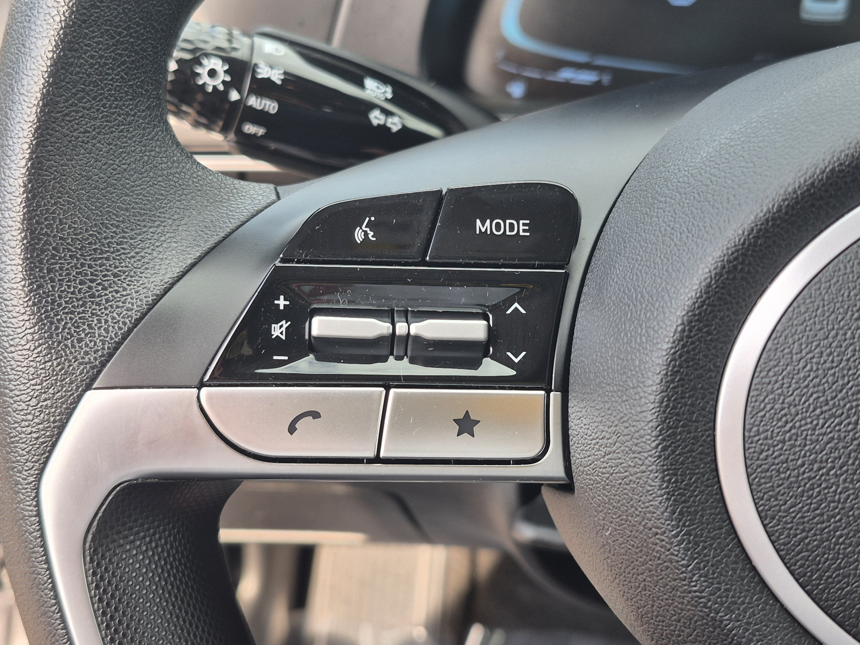 Certified 2025 Hyundai Elantra SE FWD image 26