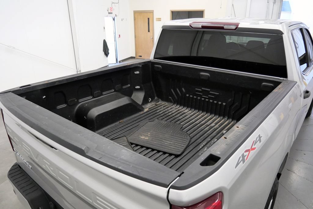 Used 2020 Chevrolet Silverado 1500 Custom w/ Custom Value Package AWD/4WD image 34