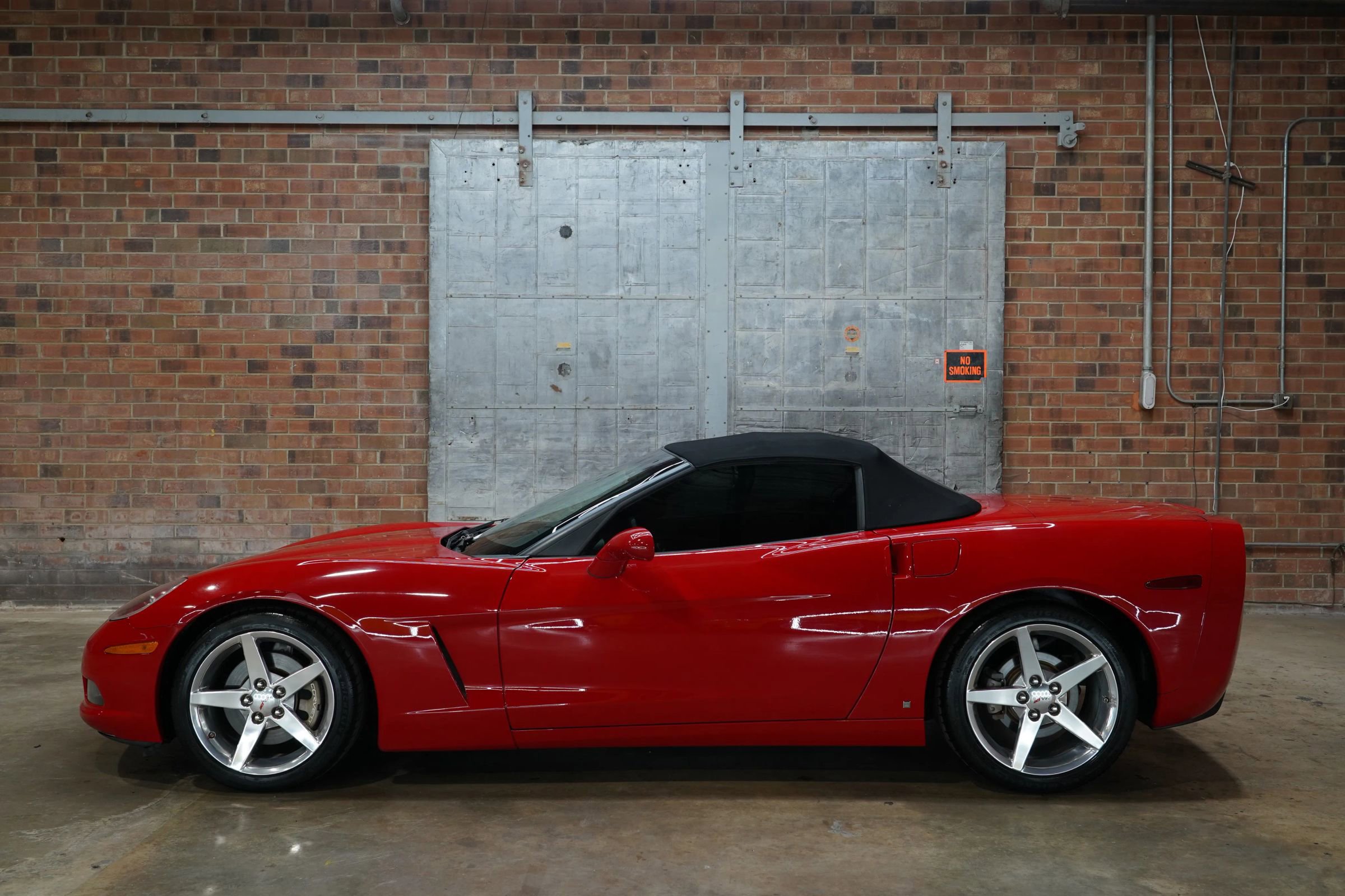 Used 2006 Chevrolet Corvette Convertible w/ Preferred Equipment Group RWD image 1