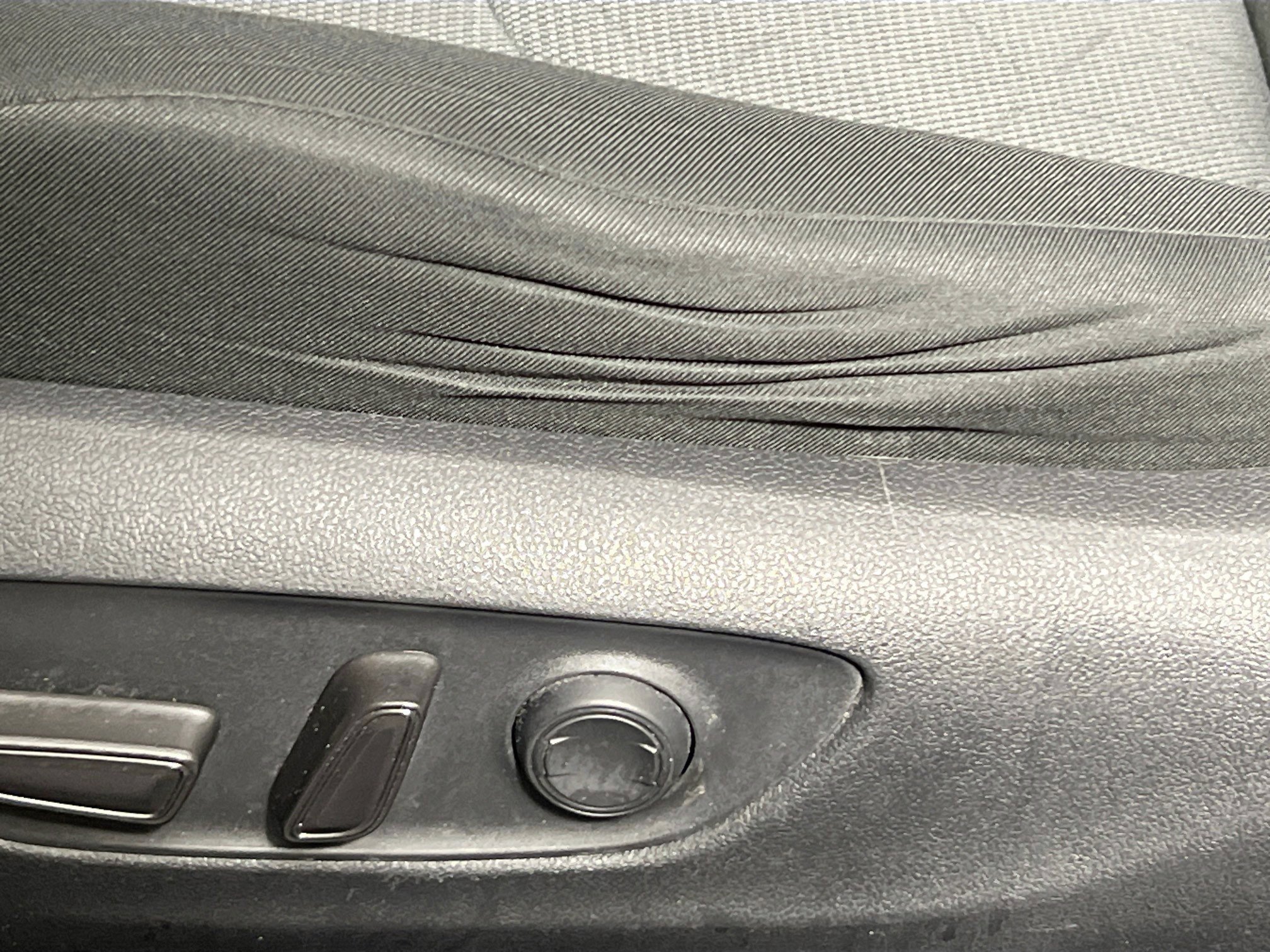 Used 2020 Toyota RAV4 XLE w/ Convenience Package FWD image 15