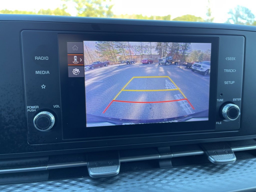 Certified 2023 Kia Carnival LX image 11