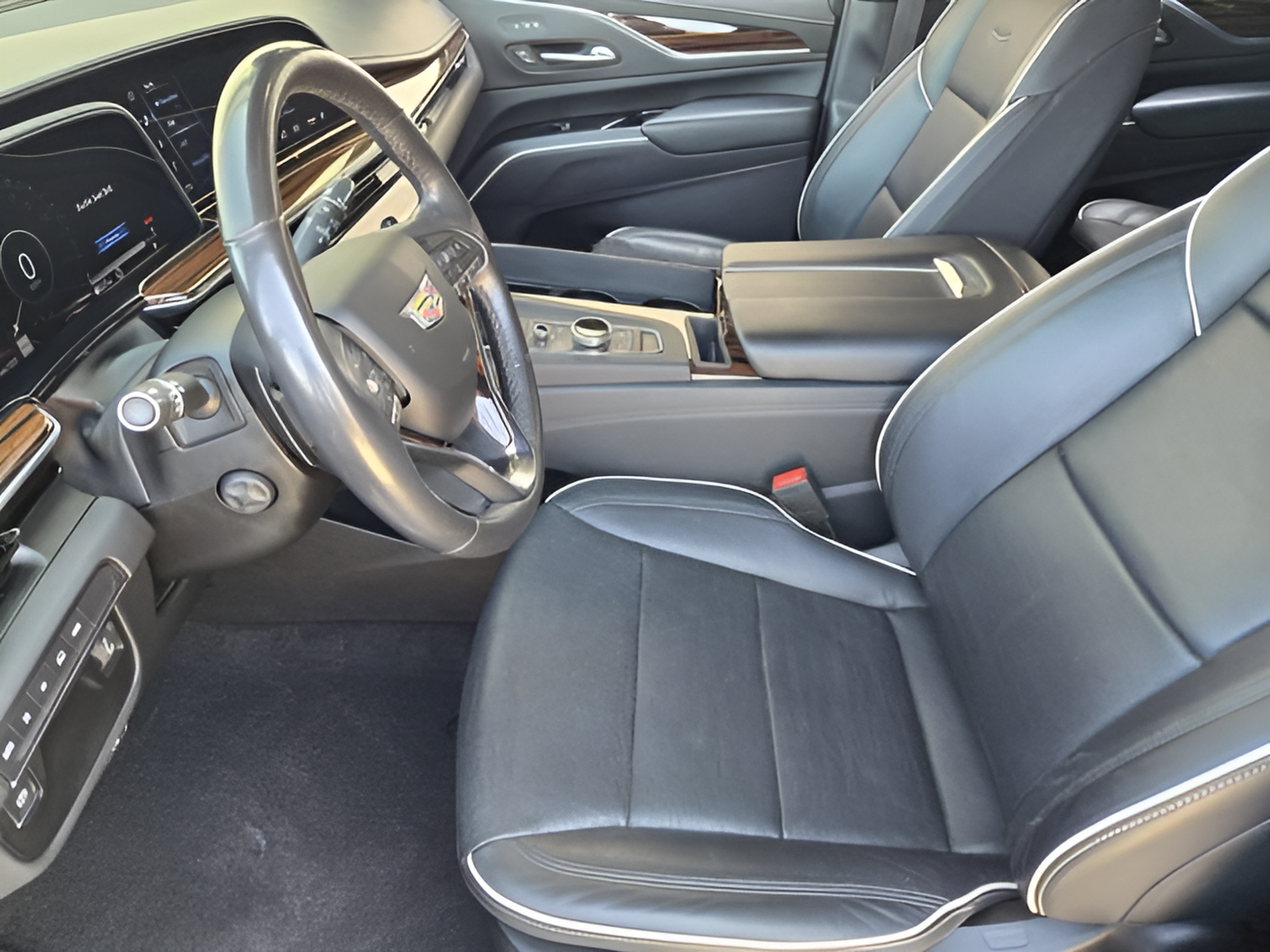 Used 2023 Cadillac Escalade ESV Premium Luxury AWD/4WD image 9
