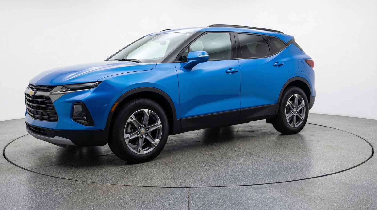 Used 2025 Chevrolet Blazer LT image 3