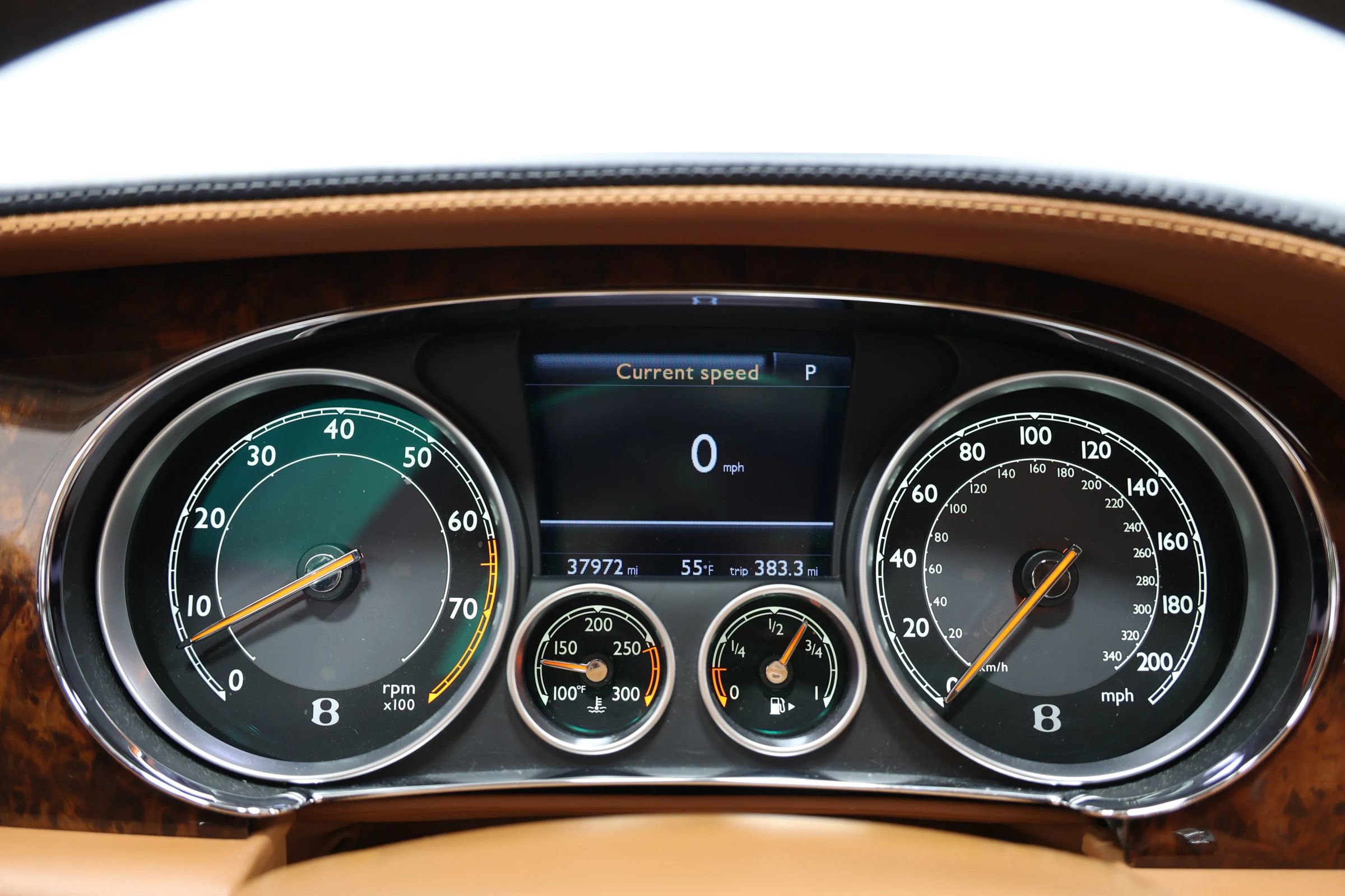 Used 2014 Bentley Flying Spur W12 image 24