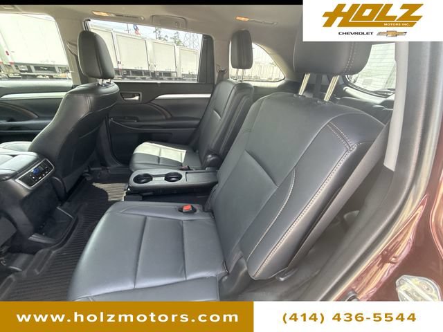 Used 2019 Toyota Highlander XLE AWD/4WD image 24