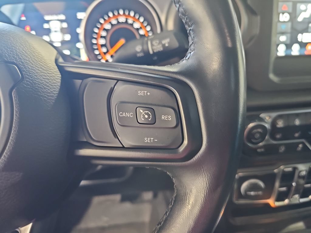 Used 2023 Jeep Gladiator Sport AWD/4WD image 17