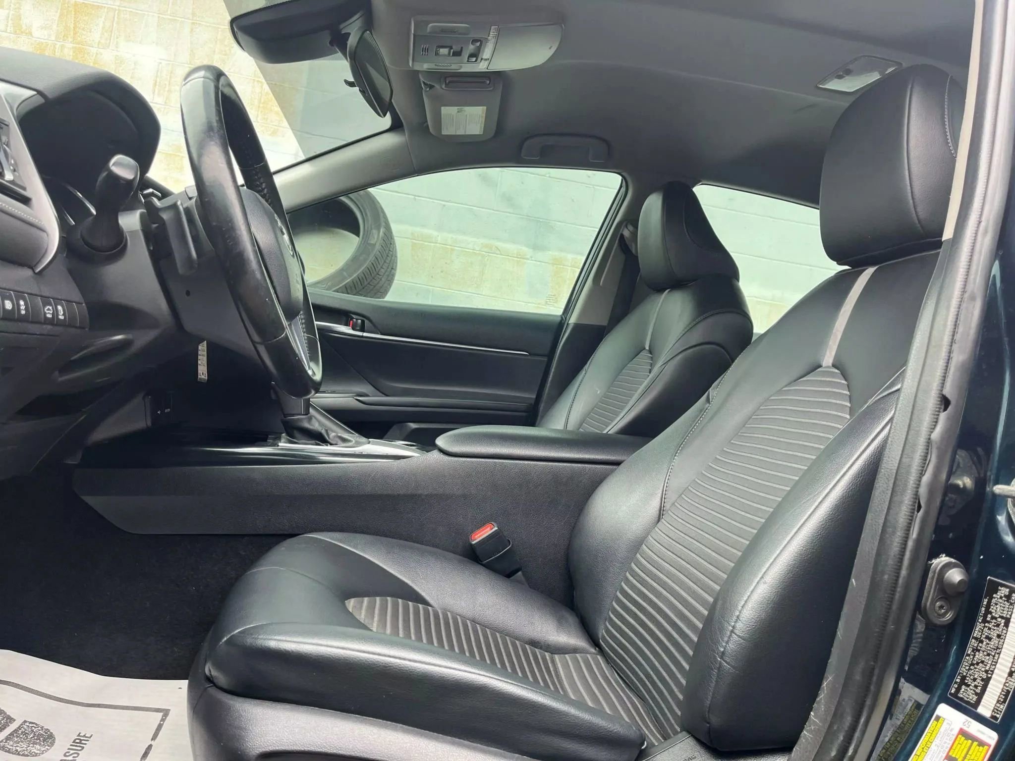 Used 2020 Toyota Camry SE FWD image 19