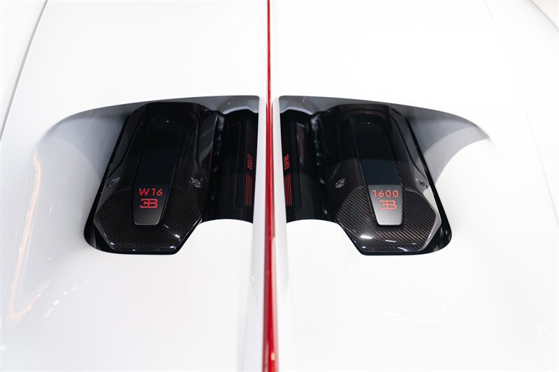 Used 2024 Bugatti Chiron Super Sport AWD/4WD image 47