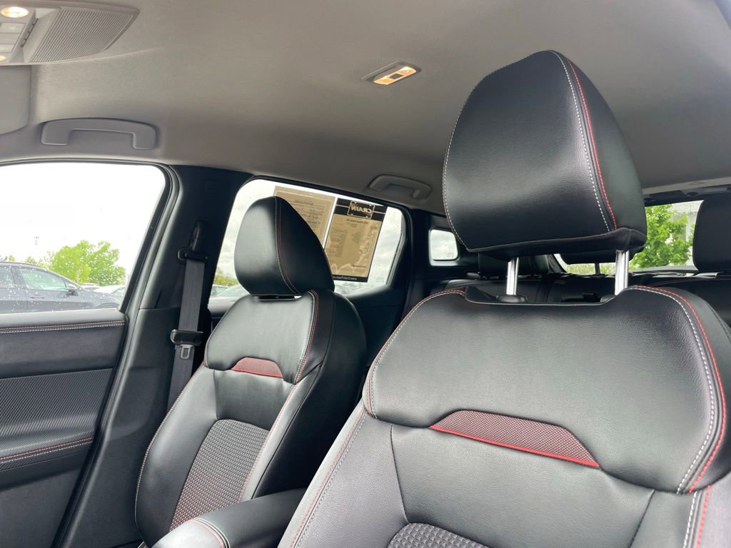 Used 2025 Nissan Kicks SR FWD image 20