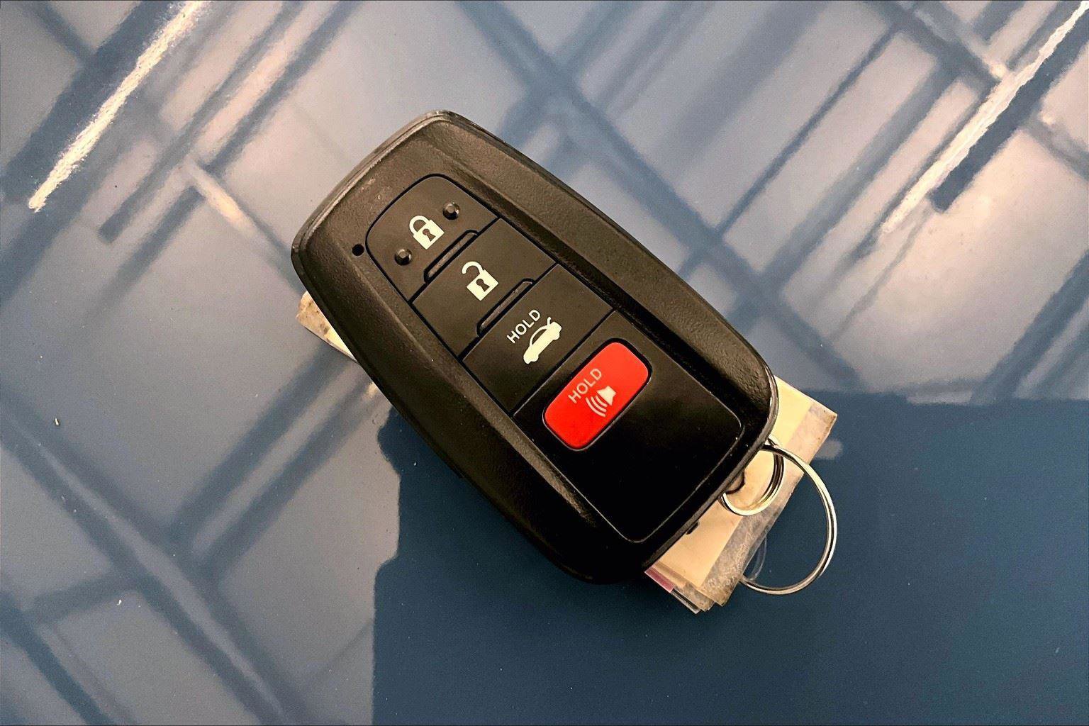 Used 2023 Toyota Camry SE image 9