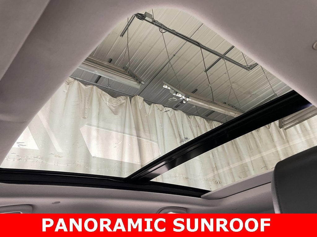 Used 2017 Cadillac XT5 Luxury w/ Driver Awareness Package image 5