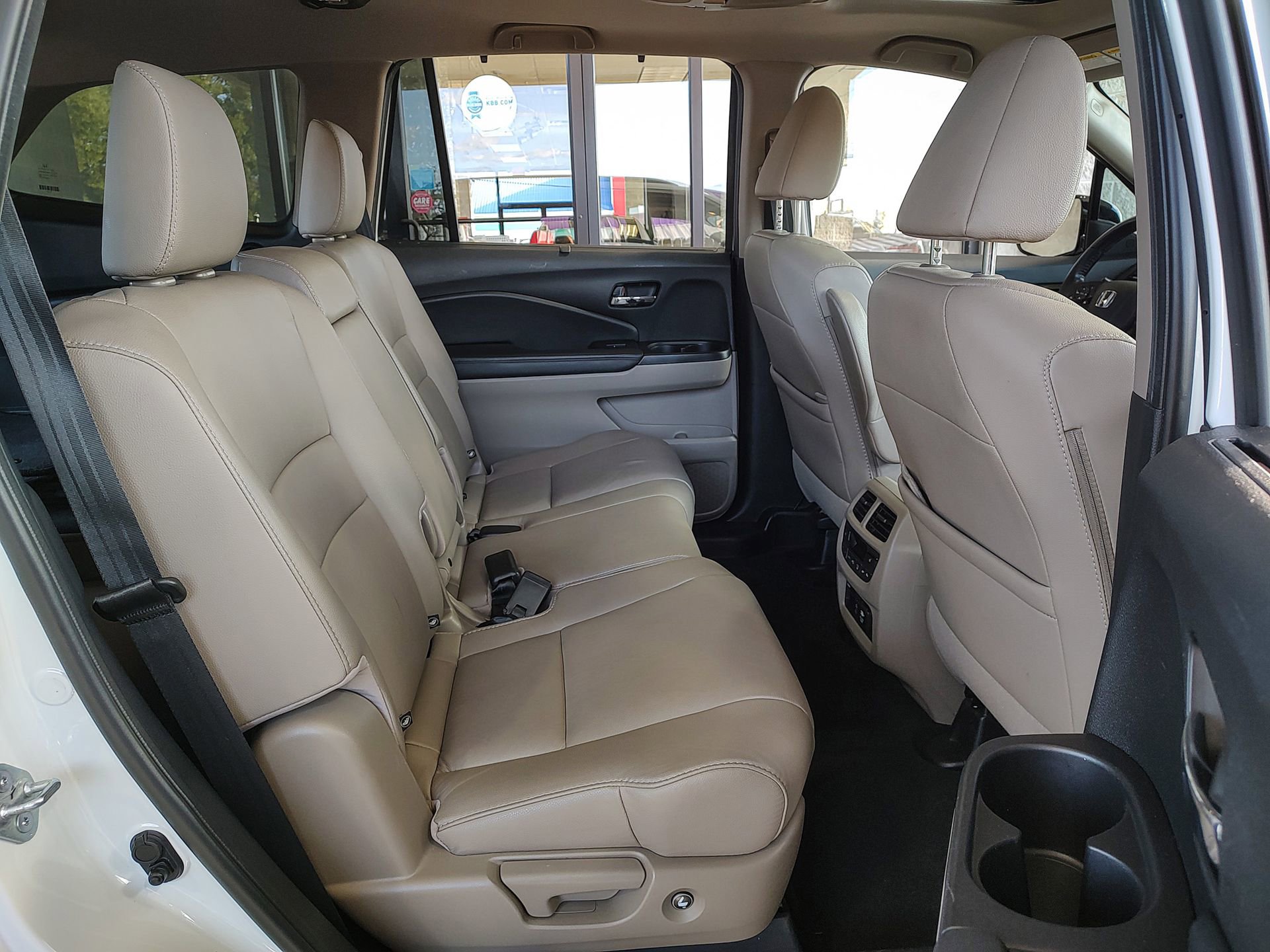 Used 2021 Honda Pilot Touring image 12