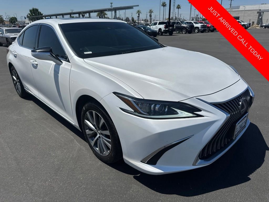 Used 2020 Lexus ES 300h w/ Accessory Package