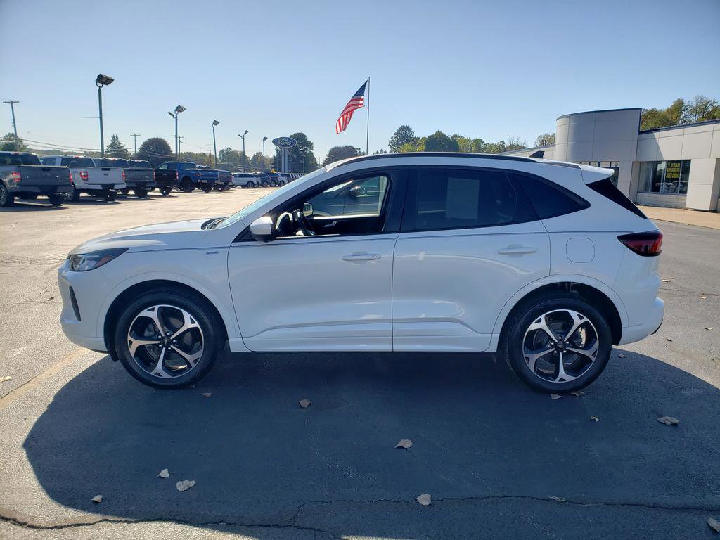 Used 2023 Ford Escape ST-Line Select w/ Tech Pack #2 image 4