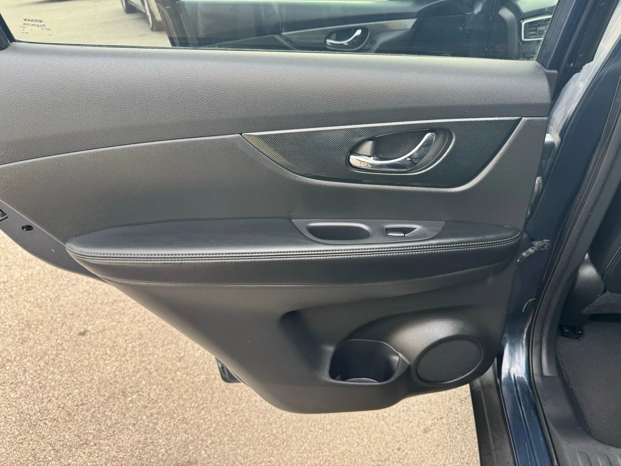 Used 2015 Nissan Rogue SL w/ SL Premium Package image 18