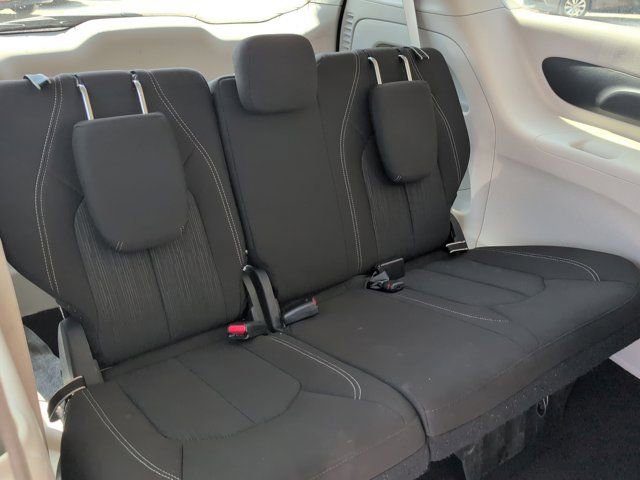 Used 2024 Chrysler Voyager LX image 28